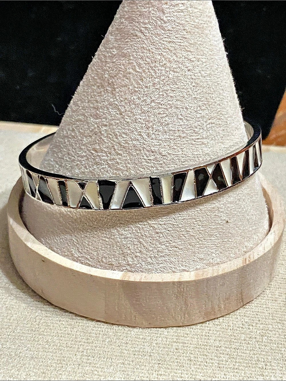 Chico's Geometric Silver & Black Bangle